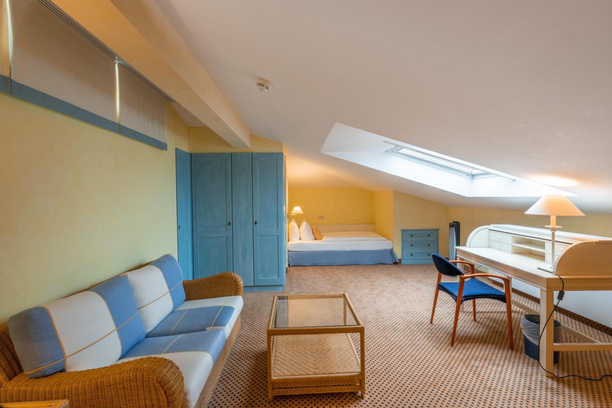 Grand Hotel Binz Exterior foto A room at the hotel