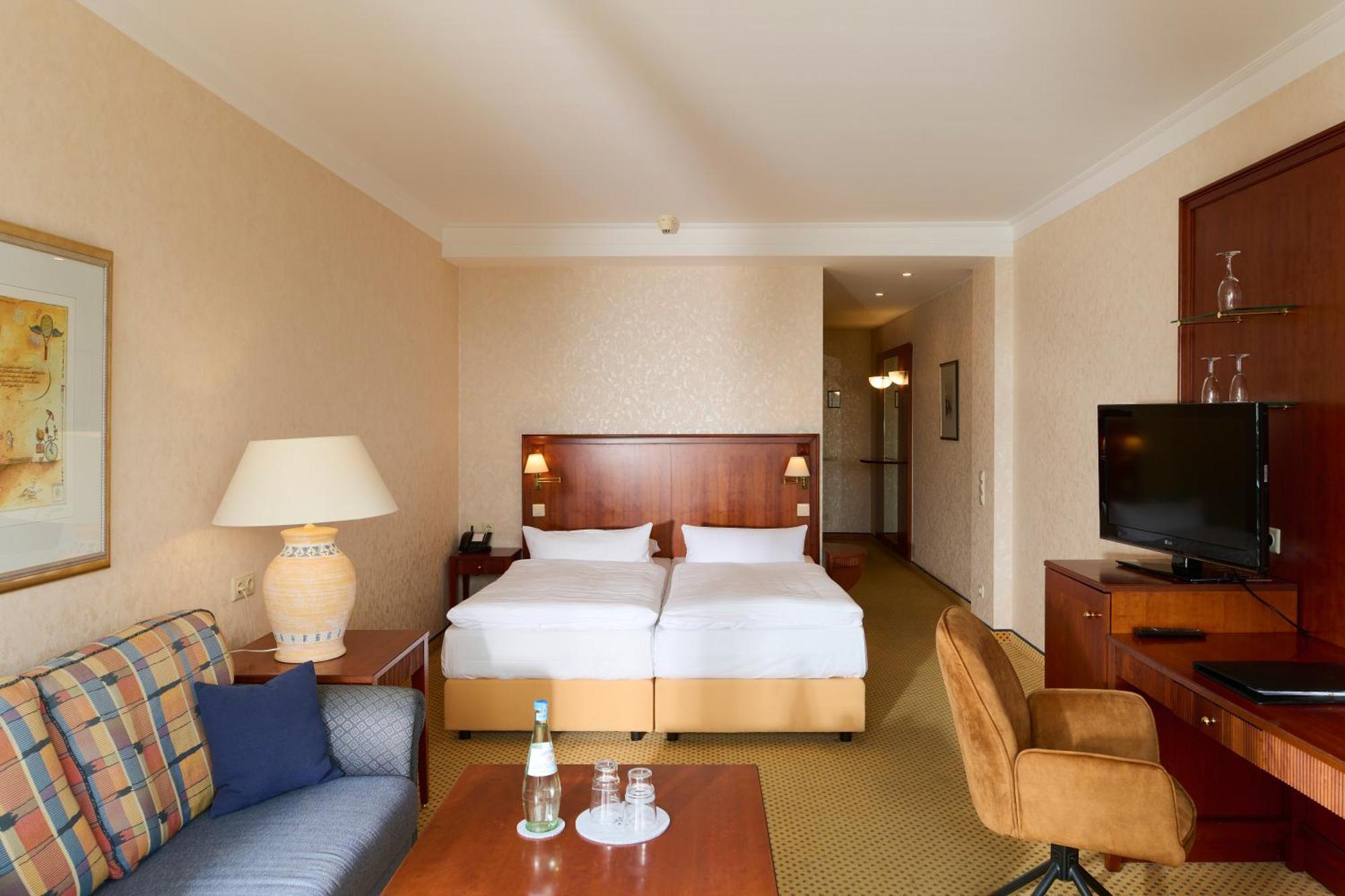 Grand Hotel Binz Exterior foto A typical hotel room