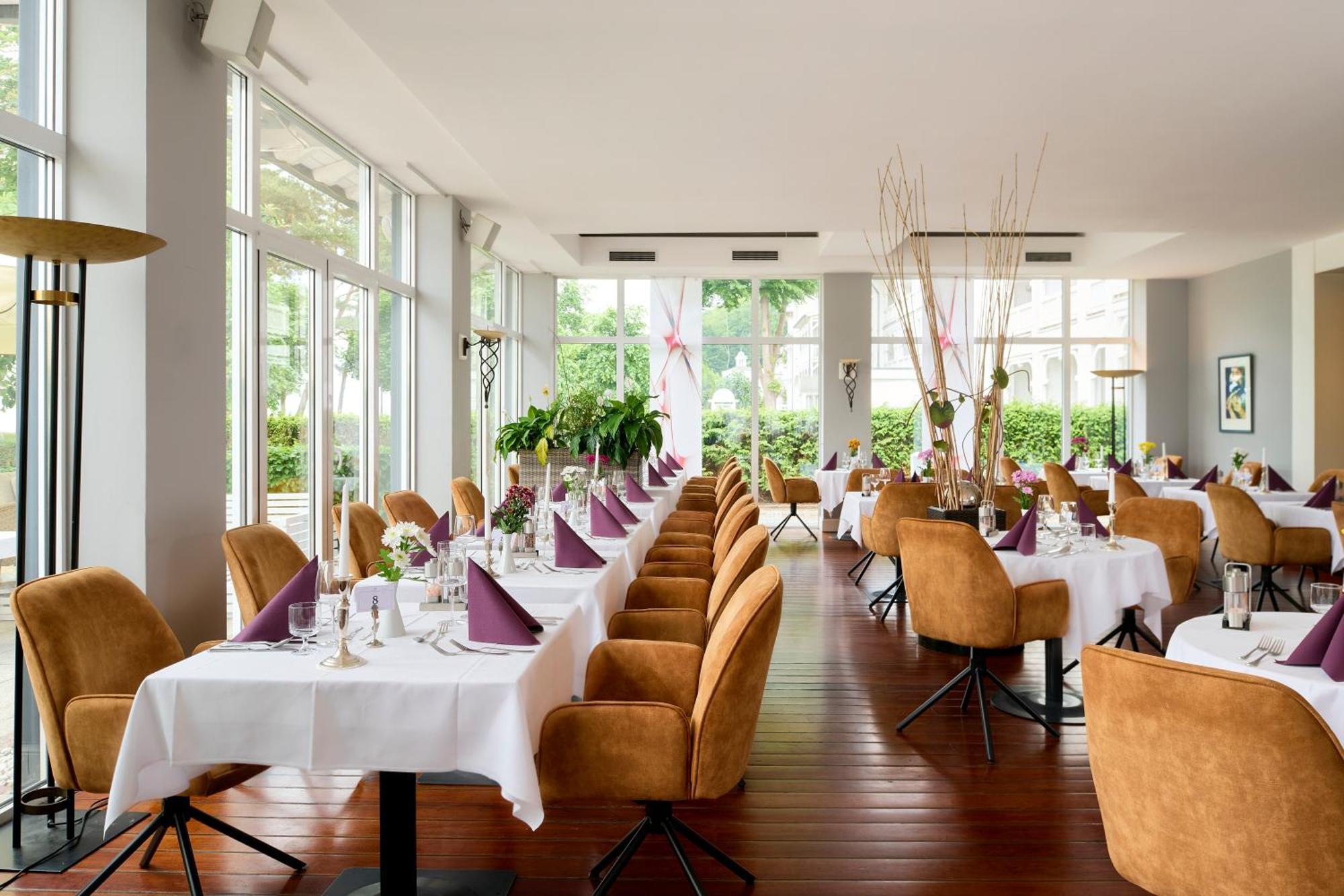 Grand Hotel Binz Exterior foto Restaurant