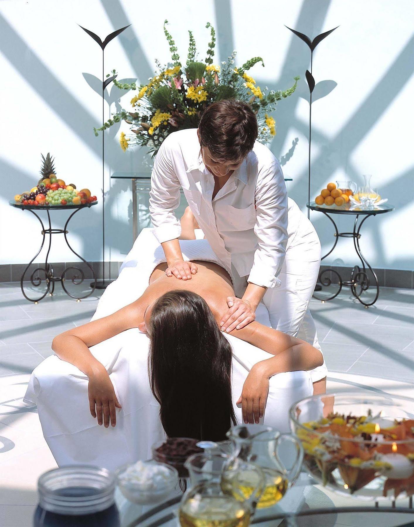 Grand Hotel Binz Exterior foto Massage